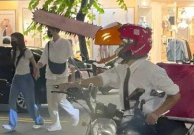 Delivery man dresses up as Chainsaw Man and goes viral