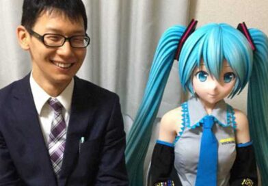 Hatsune Miku's Husband Fights for Recognition of Fictosexuals