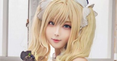 Cosplayer Reveals Age and States Disappointed Followers Can Unfollow her
